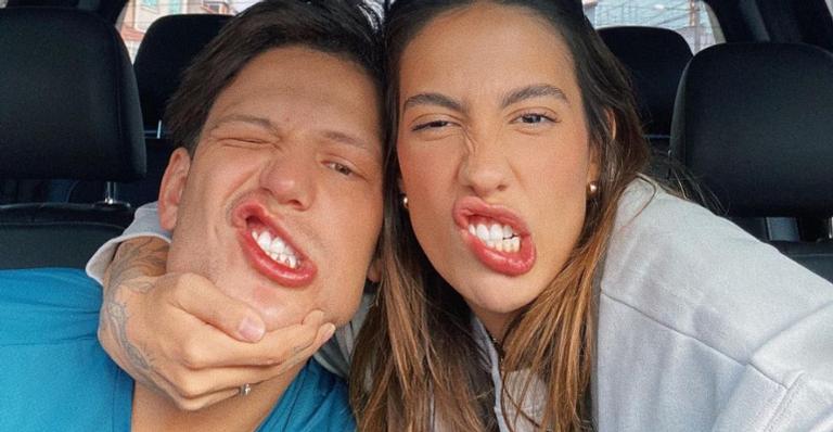 Gabi Brandt posa para clique com Saulo Poncio e fãs elogiam: ”Lindos”