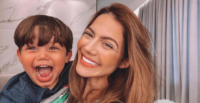 Sarah Poncio derrete corações com registro do filho mais velho: ”Meu amô”