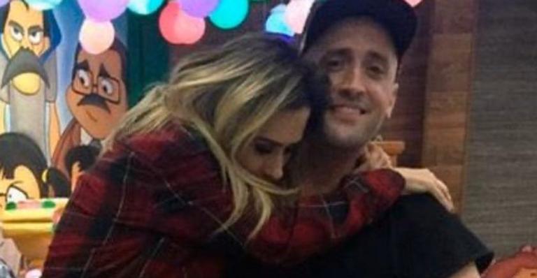 Tatá Werneck relembra noite se divertindo ao lado de Paulo Gustavo: ”Meu amigo é muito amor”