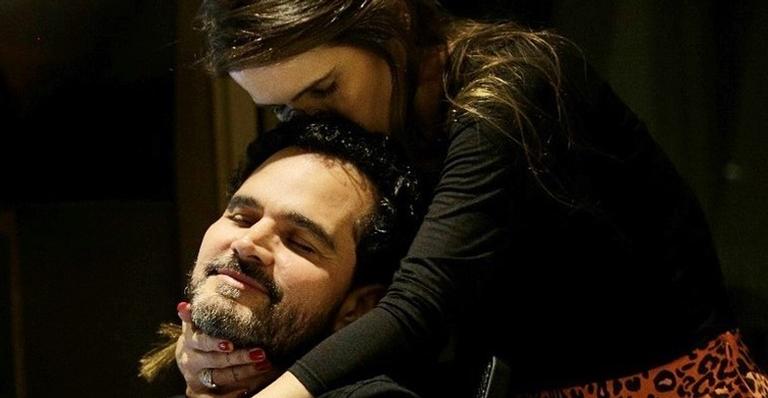 Luciano Camargo se declara para a esposa, Flávia Camargo: ”Somos dois apaixonados”