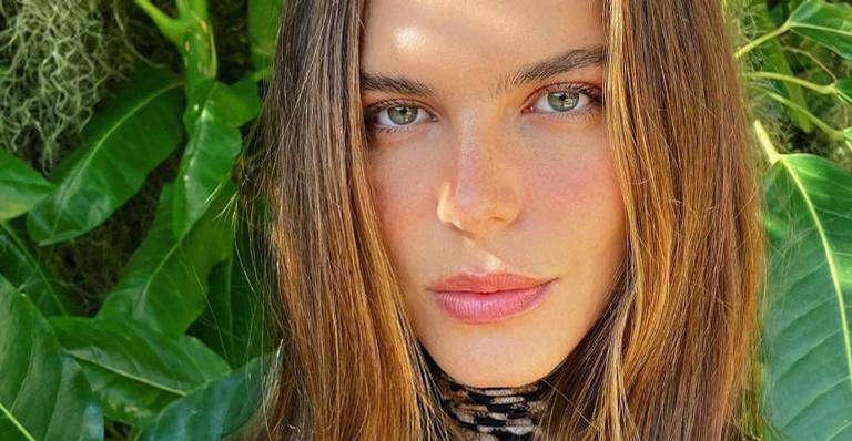 Mariana Goldfarb resgata registro aos 12 anos e encanta: ”Fazendo meu próprio estilo”