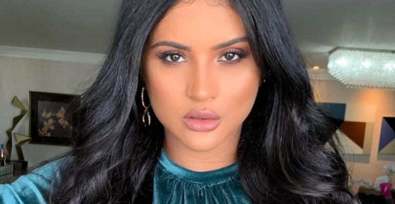 Mileide Mihaile arranca suspiros da web ao exibir look do dia com a mascote: ”Duas gatinhas”