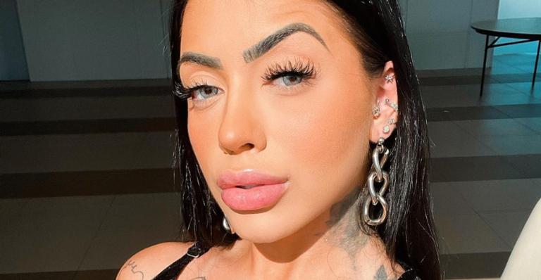 Mirella ostenta corpão em visual para novo videoclipe musical: ”Bad Mi tá pronta pra jogar”