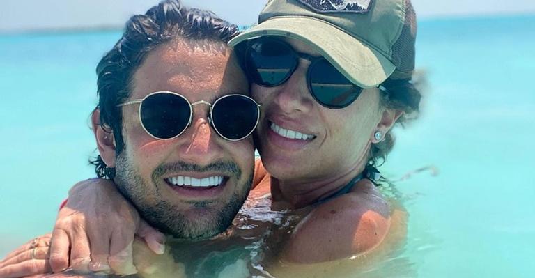 Alexandre Pato é levado ao treino pela esposa, Rebeca Abravanel: ”Parceria monstra”