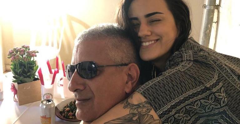 Day Limns anuncia morte do pai por Covid-19 e lamenta: ”Difícil digerir essa informação”