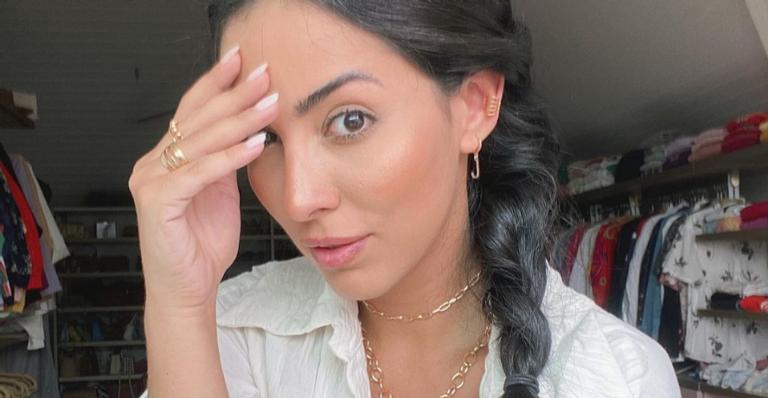 Jade Seba chama atenção da web ao surgir apenas de biquíni vermelho: ”Muito linda”