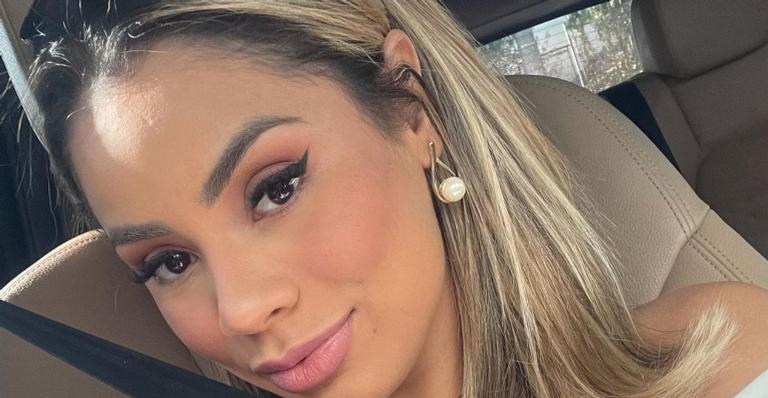 Em Cancún, Lexa renova o bronzeado com biquíni cavado e exibe shape impecável: ”Que corpo!”