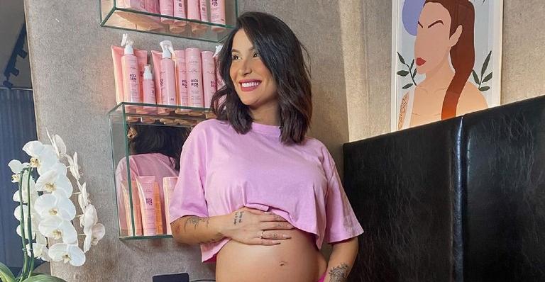 Prestes a ser mãe pela primeira vez, Bianca Andrade exibe o barrigão em clique ousado