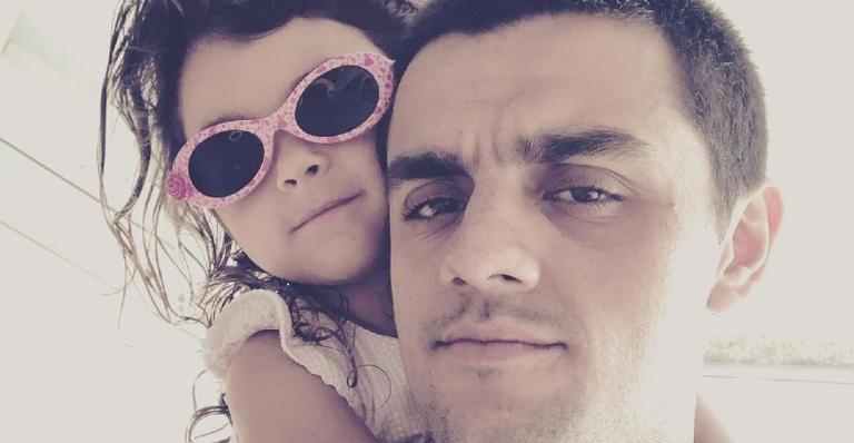 Amor de pai! Felipe Simas derrete a web ao publicar registro com a herdeira