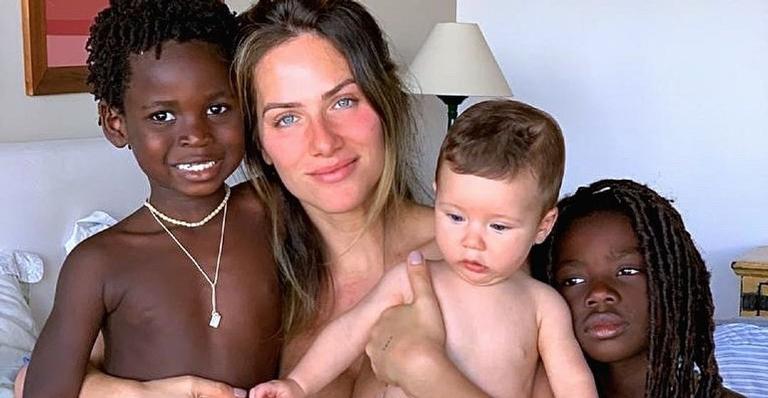 Em festa com tema de cavalo, Giovanna Ewbank, Titi e Bless celebram os 10 meses de Zyan