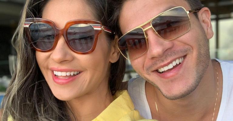 Arthur Aguiar abre o coração para falar sobre Mayra Cardi: ”Transmite um amor inigualável”