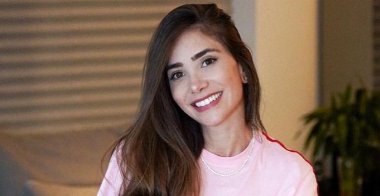 Romana Novais encanta ao postar cliques da filha, Raika: ”Bonequinha”
