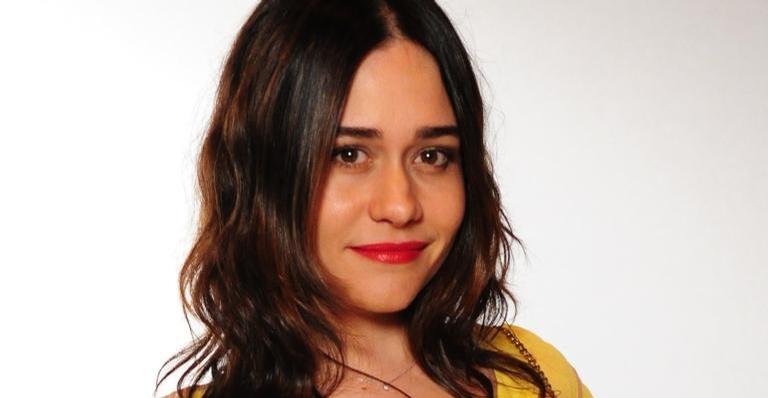 Aos 50 anos, Alessandra Negrini treina em casa e beleza chama atenção