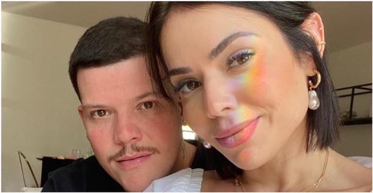 Ferrugem parabeniza a esposa relembrando momentos românticos: ”Sorte de poder estar ao seu lado”