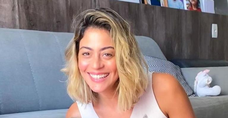 Carol Castro curte dia ensolarado e chama a atenção com corpão: ”Musa”