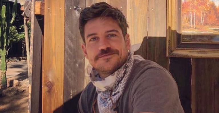 Marcos Pigossi resgata clique das gravações de ‘Cidade Invisível’ e faz a alegria dos fãs
