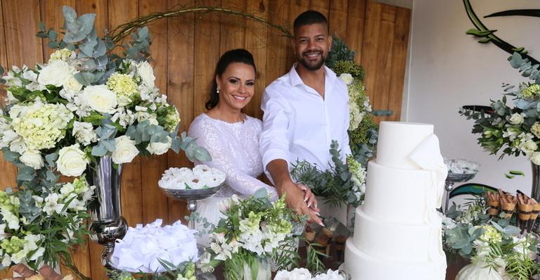 Viviane Araújo e Guilherme Militão se casam no cartório e celebram união com festa exclusiva para família