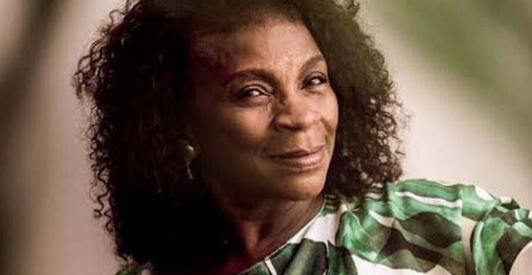 Zezé Motta exalta o amor ao falar de adoção e maternidade: ”O destino me quis mãe”