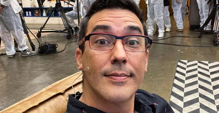 André Marques sofre com o sol durante gravação do ‘No Limite’: ”O próprio torrão”