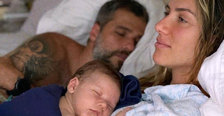 Giovanna Ewbank explode o fofurômetro ao mostrar videochamada de Bruno Gagliasso com o filho, Zyan