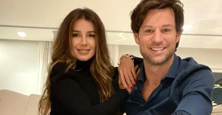Paula Fernandes se declara para o namorado, Rony Cecconello: ”Minha vida mudou para melhor!”