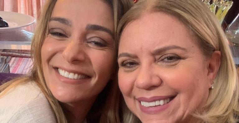 Astrid Fontenelle comemora aniversário de Mônica Martelli: ”Que o dia seja de puro amor”
