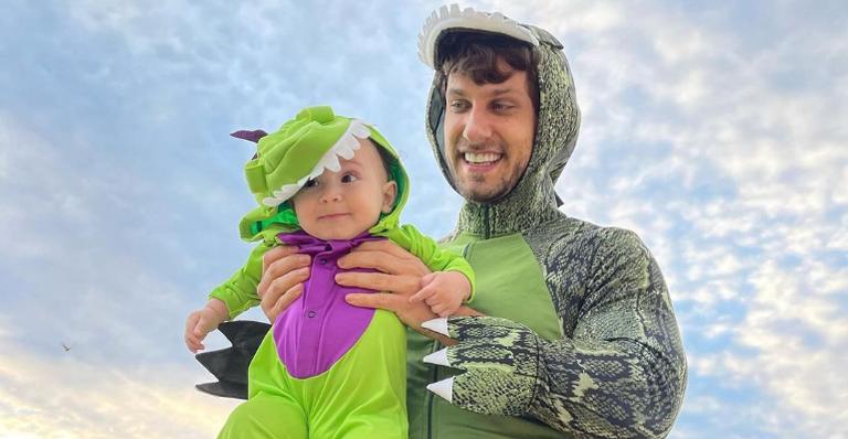 Elieser Ambrósio derrete corações com clique fofíssimo do filho, Bento: ”Meu bebê”
