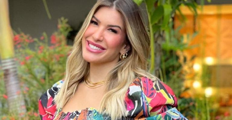 Grávida, Lore Improta exibe barriguinha de 4 meses em vestido e web baba: ”Mamãe mais linda!”