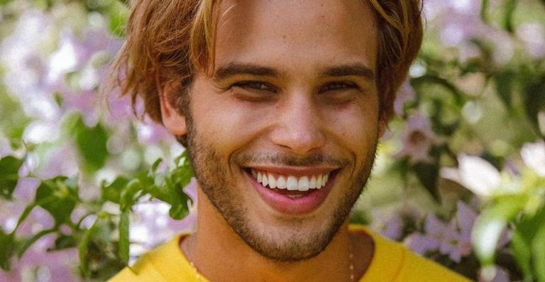 Jonathan Couto explode fofurômetro ao compartilhar clique com os filhos: ”Saudades”
