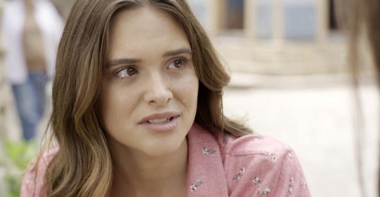Raptada, Luna luta com Dominique na novela ‘Salve-se Quem Puder’