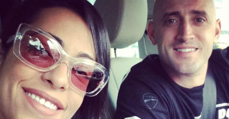 Samantha Schmutz posta foto com Paulo Gustavo e compartilha reflexão: ”Vamos moldar este país”