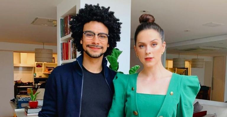Sophia Abrahão e Sérgio Malheiros surgem fazendo gravação em home office: ”Set agora é em casa”