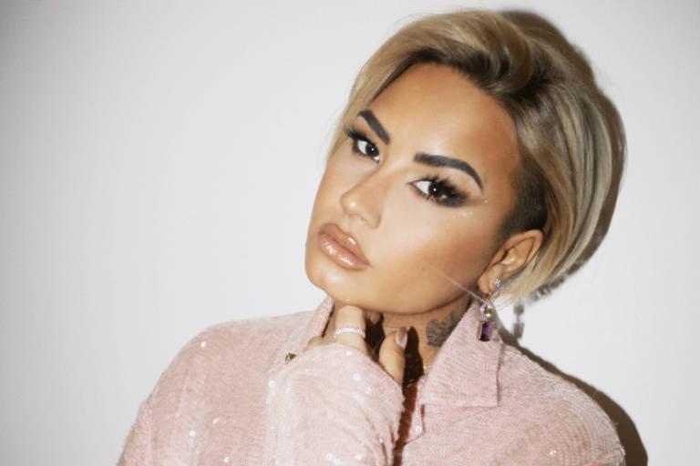 Demi Lovato revela que se identifica como pessoa não-binária em conversa inspiradora