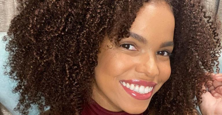 Sorridente, Jeniffer Nascimento exibe companhias adquiridas na pandemia: ”Minhas filhotas”