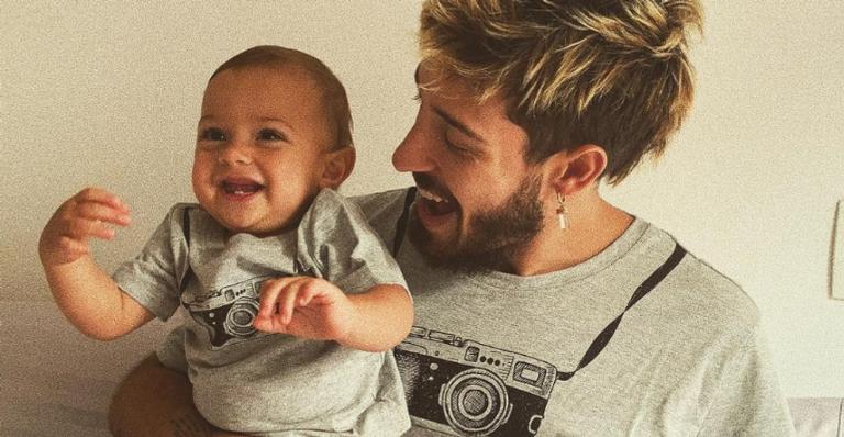 Vinicius Martinez começa dia com o filho e fãs se derretem: ”Que amor os dois”