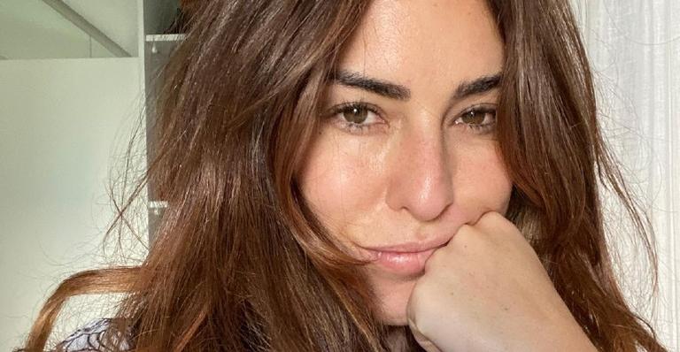 Fernanda Paes Leme surge loira em clique antigo e impressiona a web