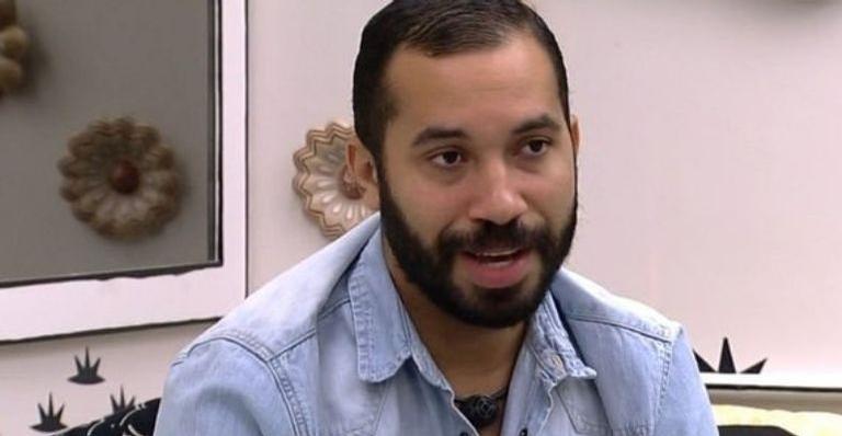 Gil do Vigor abre o coração e fala sobre os problemas de saúde do pai