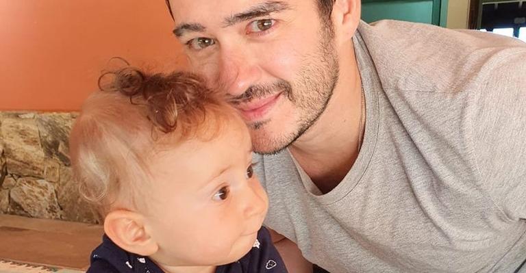 Fofura! Marcos Veras mostra gargalhada do filho após imitações de animais