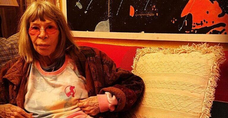Aos 73 anos, Rita Lee descobre tumor no pulmão esquerdo