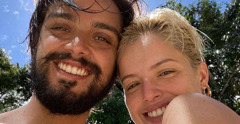 Rodrigo Simas resgata registro em set de filmagem com Agatha Moreira