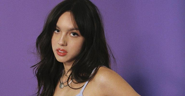 Marcado por ciúmes, honestidade e pop, álbum de Olívia Rodrigo é uma volta aos anos 2000’s
