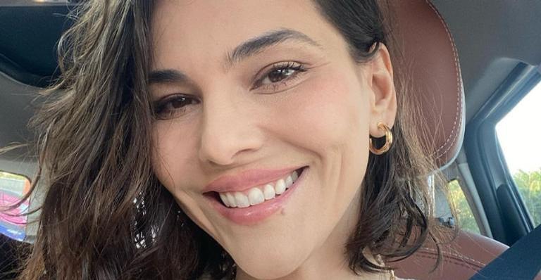 Com fios claros, Tainá Müller exibe novo visual e brinca: ”Passando aqui despretensiosamente”