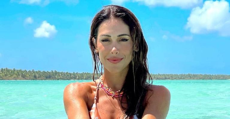 Bella Falconi impressiona a web ao mostrar seu treino ao ar livre