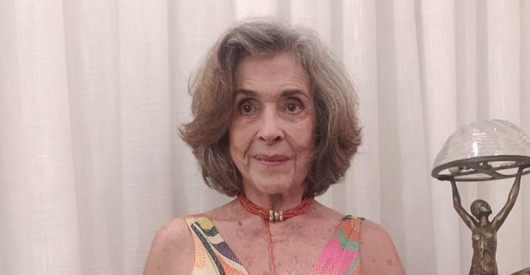 Aos 80 anos, Betty Faria recebe segunda dose da vacina contra Covid-19
