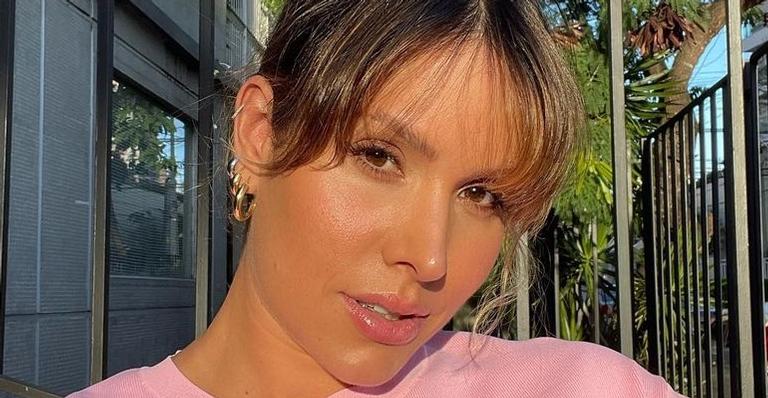 De biquíni fininho, esposa de Wesley Safadão exibe shape sarado e para tudo: ”Que corpo é esse?”