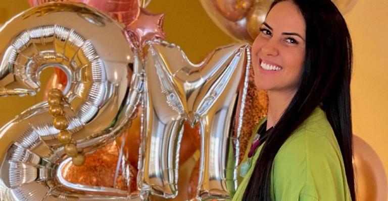 Graciele Lacerda conquista dois milhões de seguidores nas redes sociais: ”Meu lar digital!”