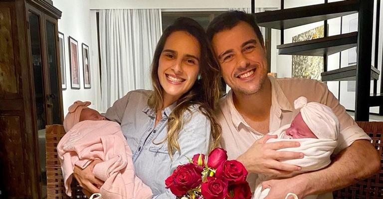 Marcella Fogaça posta clique amamentando as filhas gêmeas, Pietra e Sophia