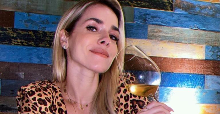 Monique Alfradique inicia dia com treino e para tudo com shape impecável: ”Endorfine-se”