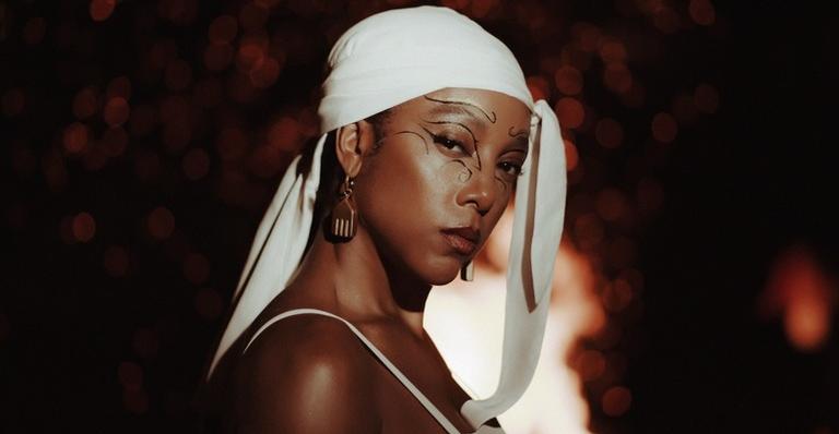 Negra Li lança música inspirada em sua história: ”Salve ao meu passado e um brinde ao futuro”
