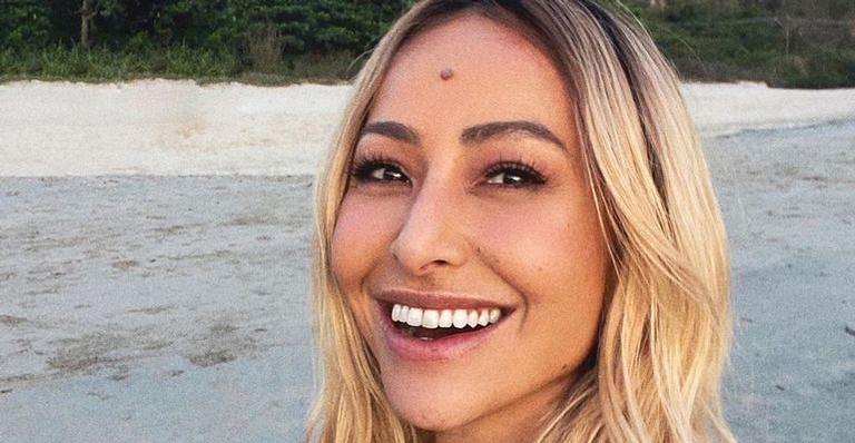 Sabrina Sato exibe corpo sarado em vestido todo aberto: ”Maravilhosa”